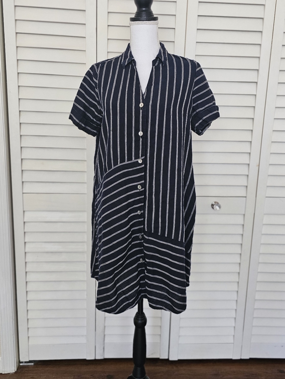 J Jill Love Linen Dress Size S Navy White Stripe Button Front V Neck Loose Fit - Picture 2 of 12
